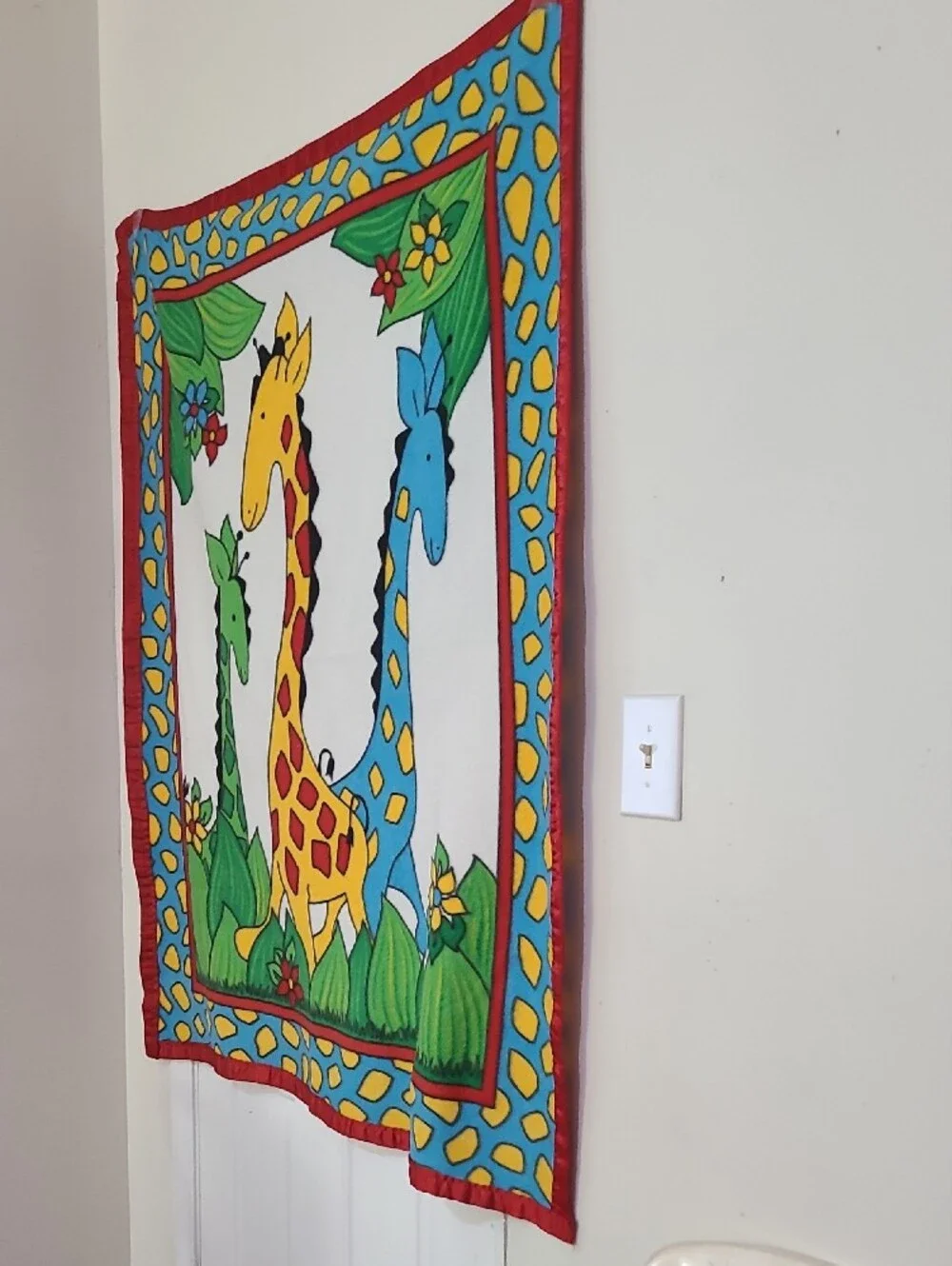 Kids Giraffe Print Wall Tapestry - Multicolor